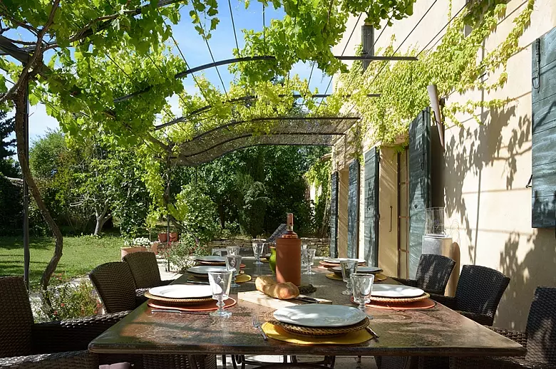 Ambiances Provence - Location villa de luxe - Provence / Cote d Azur / Mediterran. - ChicVillas - 3