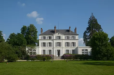 Rent a chateau with heated pool near Paris, Château Paris Normandie | ChicVillas