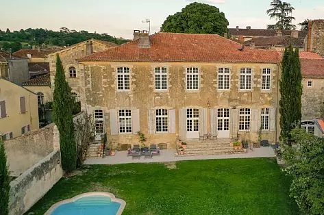 Beautiful historic rental property with a private pool in Gascony