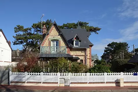 Beautiful house near the sea to rent in Normandy