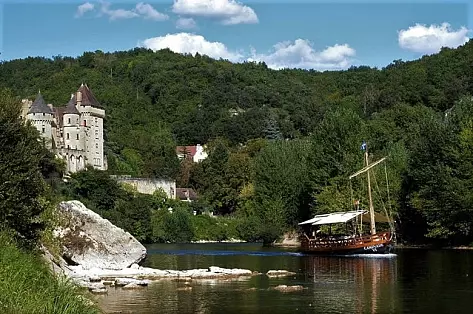 Holiday chateau Dordogne | ChicVillas