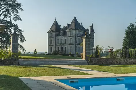 Holiday castle for rent in Dordogne  | ChicVillas