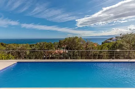 New Style Costa Brava, air conditioned villa in the Mediterranean