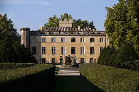 Château de Luxe à Louer en France, Pearl of Provence | ChicVillas