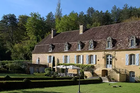 Location de châteaux en Dordogne | ChicVillas