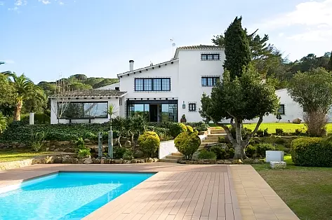 Sueno Sant Agaro - Luxury villa rental with pool in Catalonia