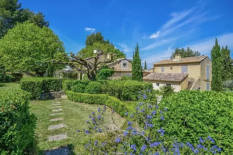 Un Mas en Provence, Rental Villa in the South of France | ChicVillas