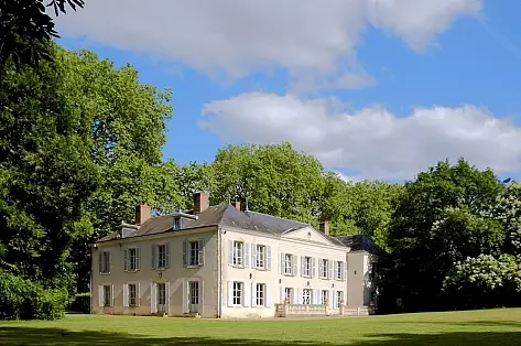 Holiday chateau rental with pool in the Loire Valley | ChicVillas